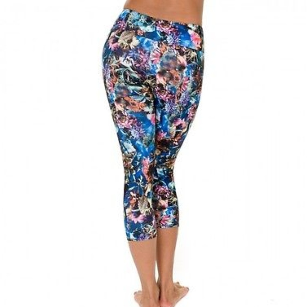COPY - Onzie Hot Yoga Capri 202 Desert Flower S/M